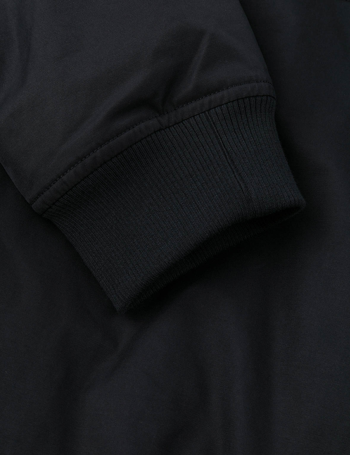 多重商标刺绣徽章常规版型夹棉飞行员外套