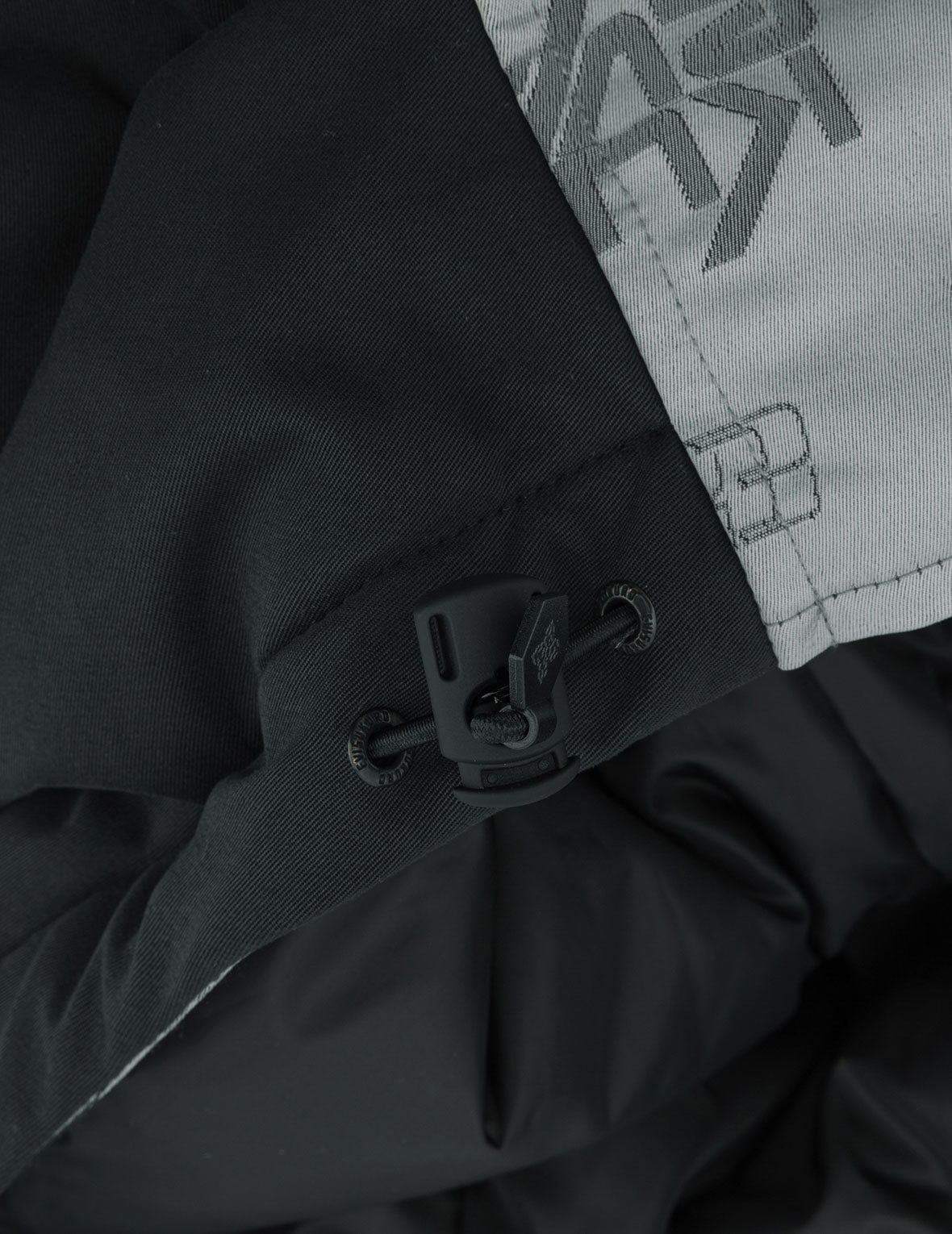 满地商标提花超宽版套头连帽夹棉外套