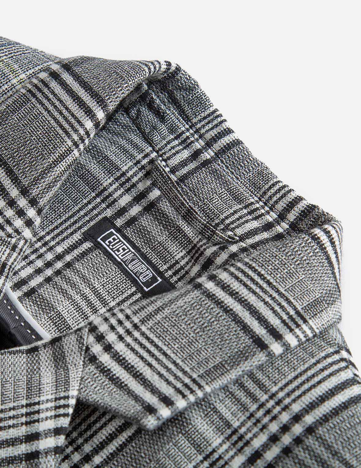 格纹裹身式西服外套