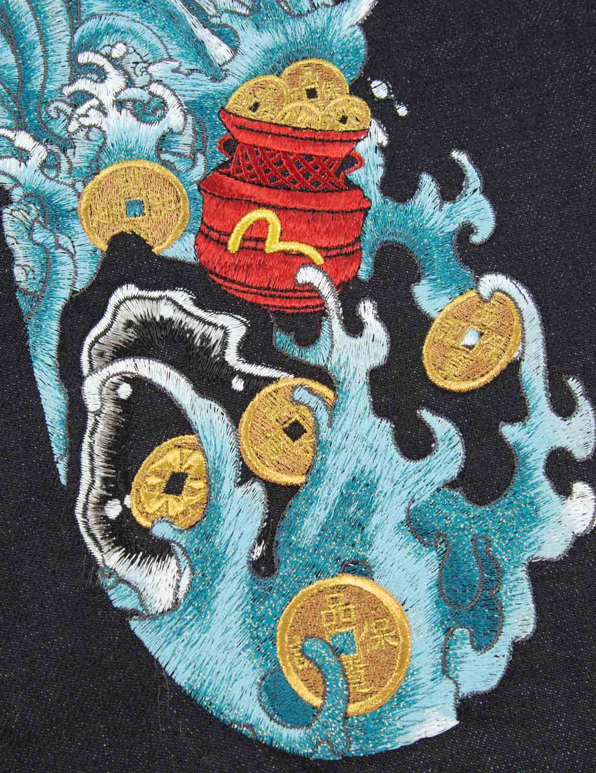 “The God of Fortune Riding Waves” Daicock Embroidery Carrot-Fit Jeans #2017