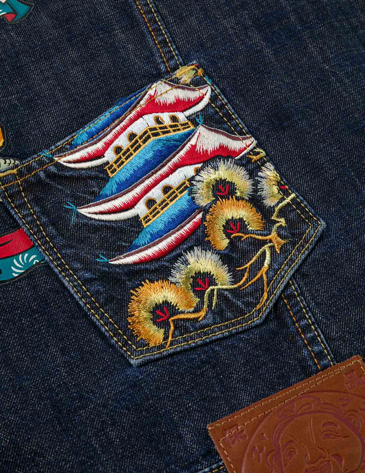 Washed Multi-Pocket with Lion Dance Print Relax Fit Denim Jacket