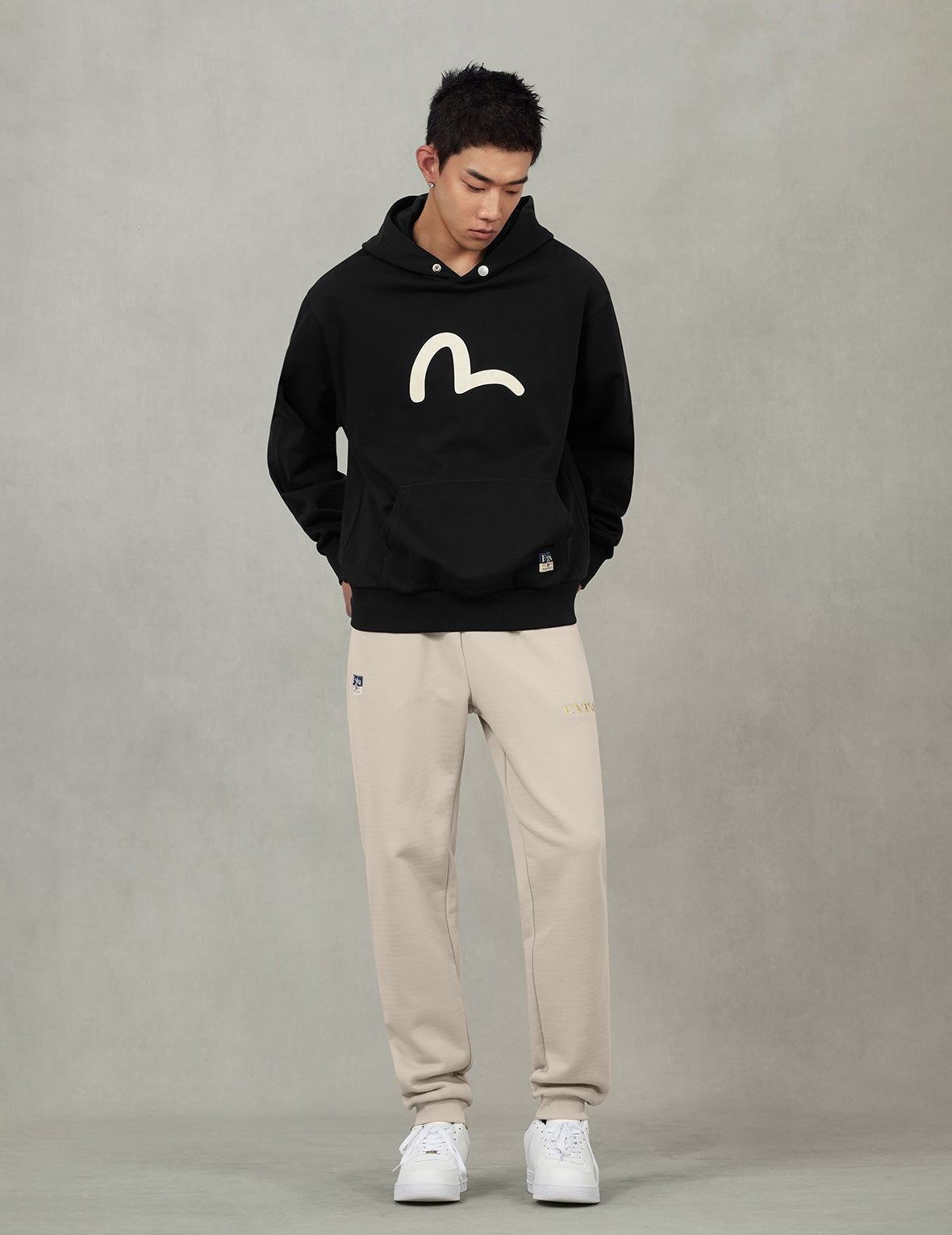 Seagull Brocade Appliqué Gold Thread Logo Regular Fit Sweatpants