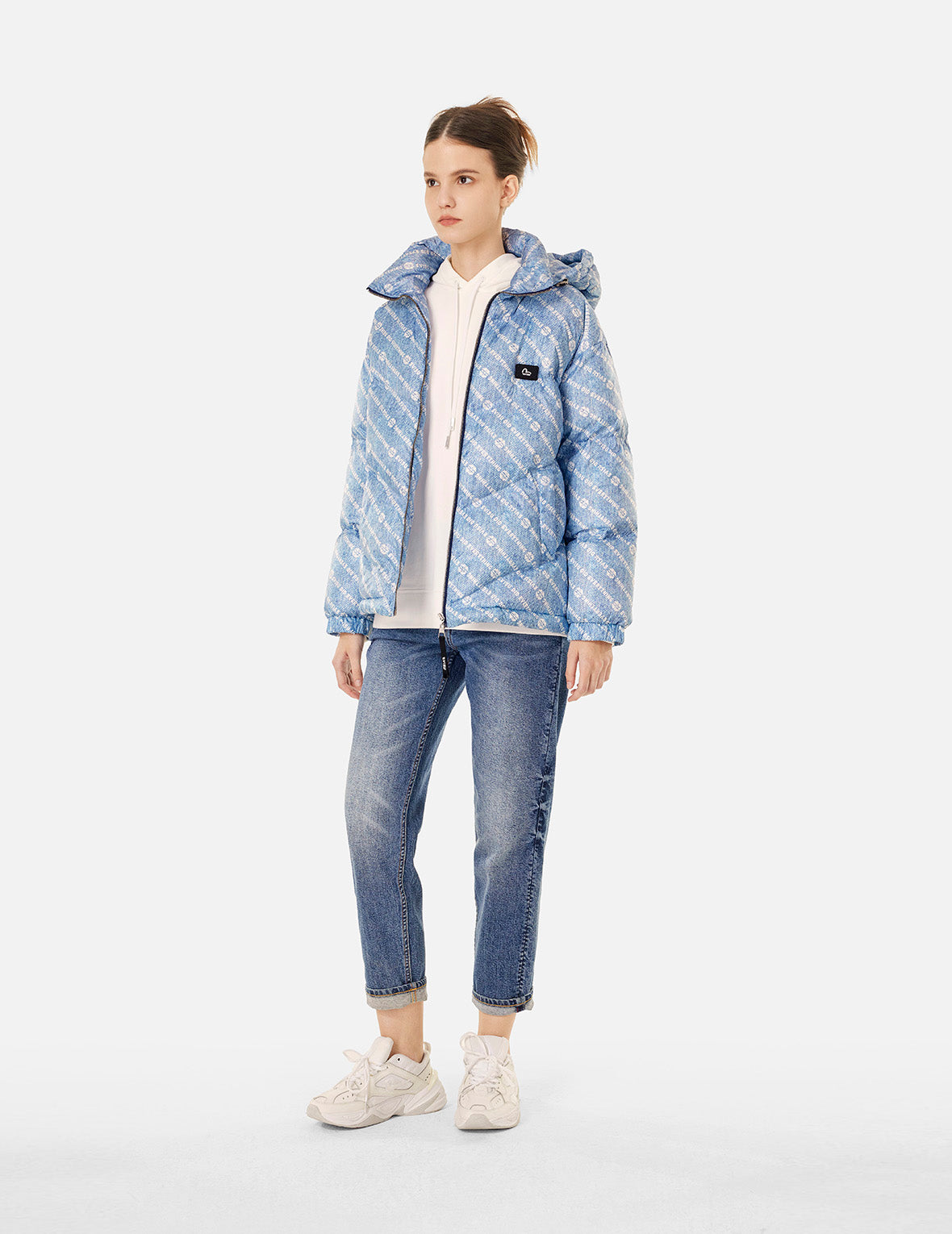 满地标语和家花印花可拆式连帽羽绒外套