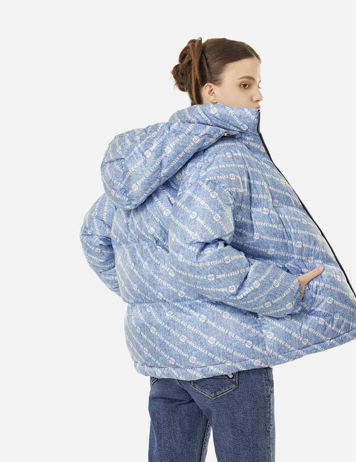 满地标语和家花印花可拆式连帽羽绒外套