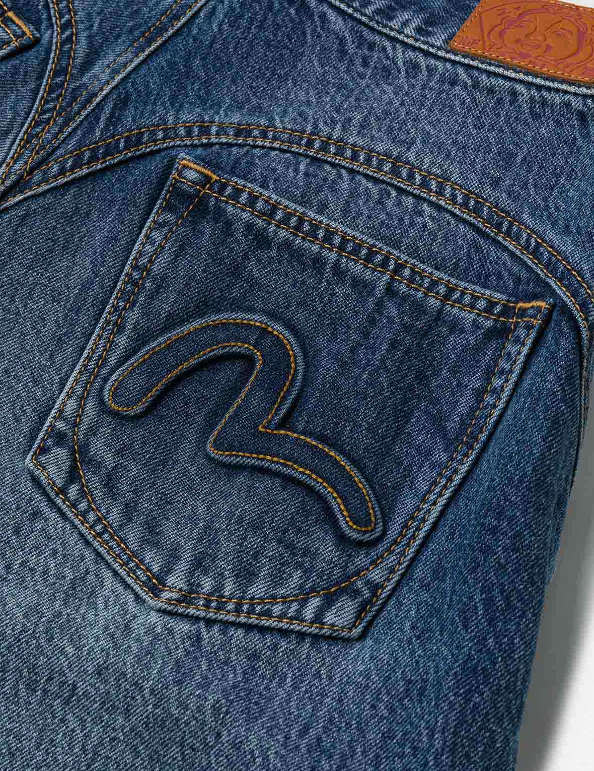 Seagull Embossed Fashion Fit Pleated Denim Shorts