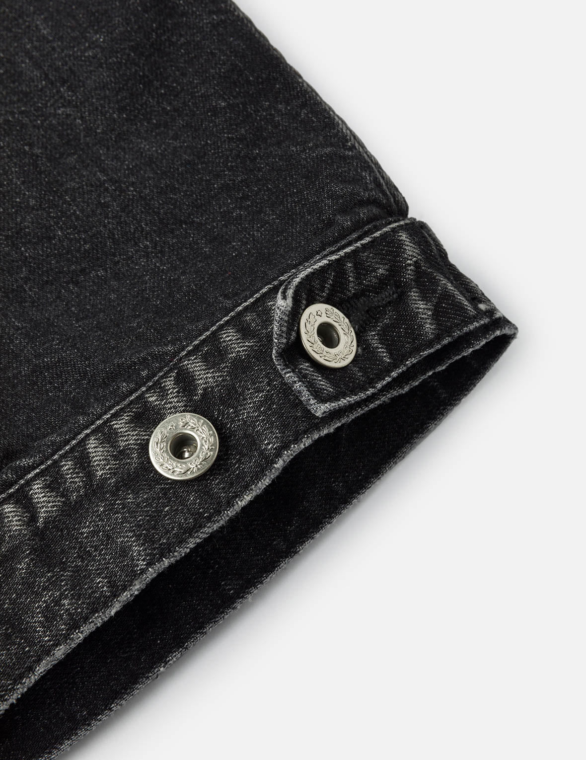 洗水海鸥刺绣常规版型牛仔骑士夹克