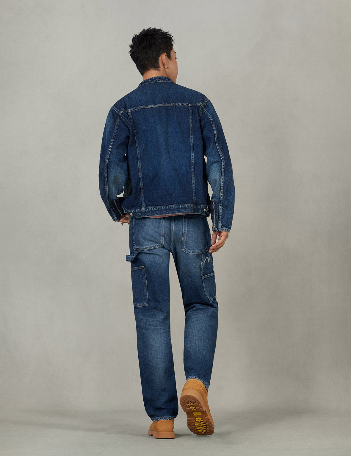 洗水海鸥刺绣常规版型牛仔骑士夹克