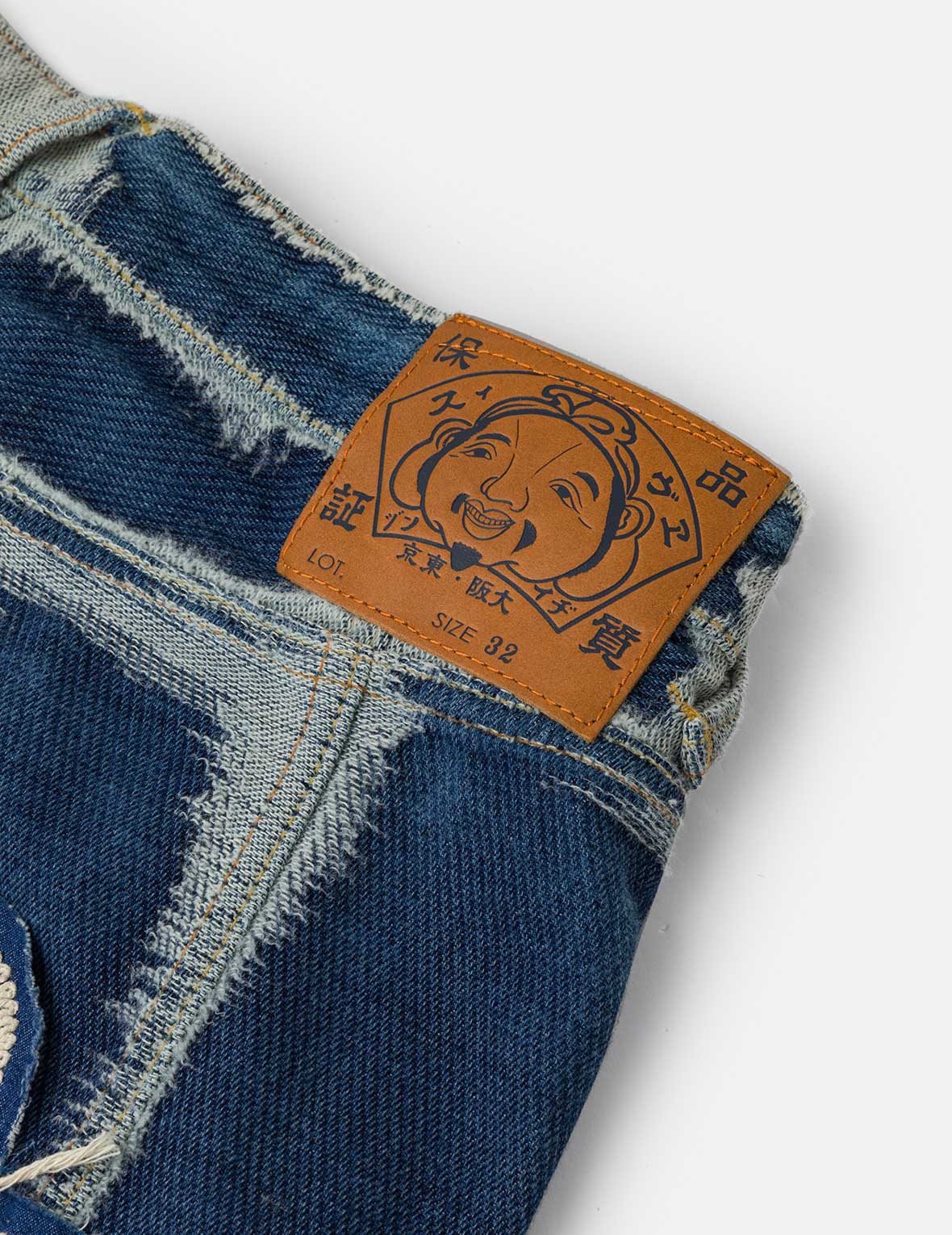 破损海鸥刺绣时尚版型牛仔裤