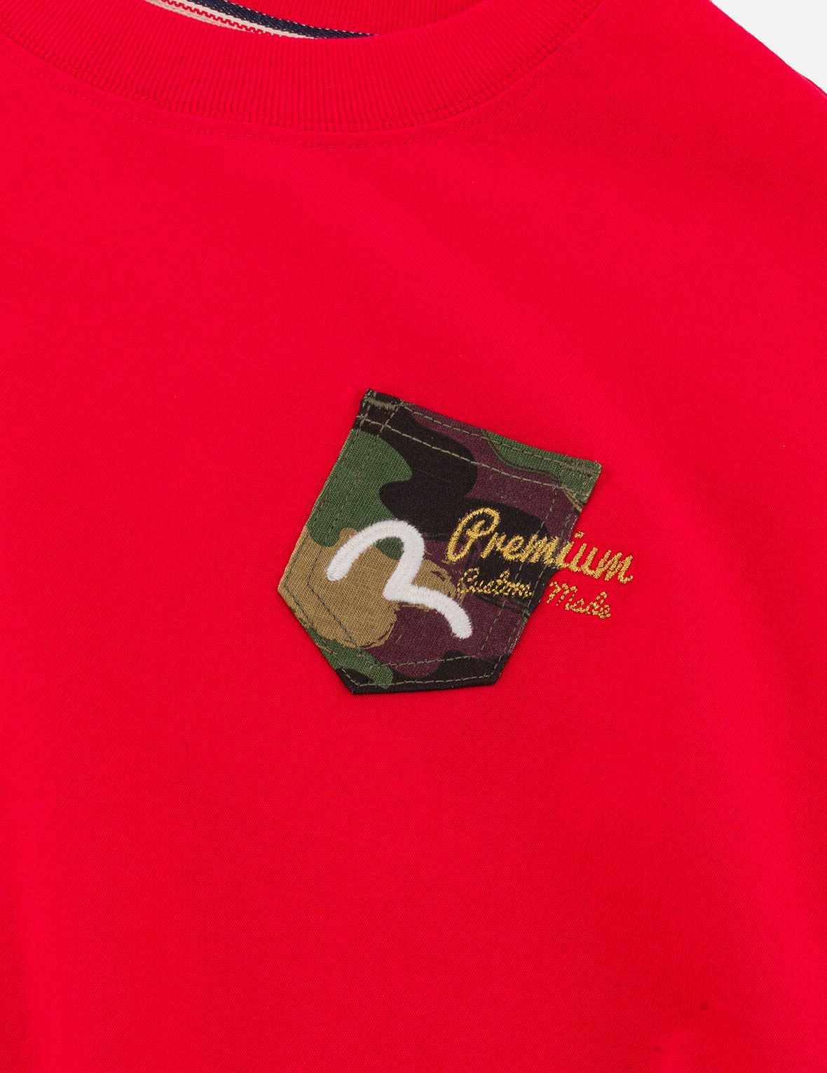 Multi-embroidery and Multi-pocket Relax Fit T-shirt