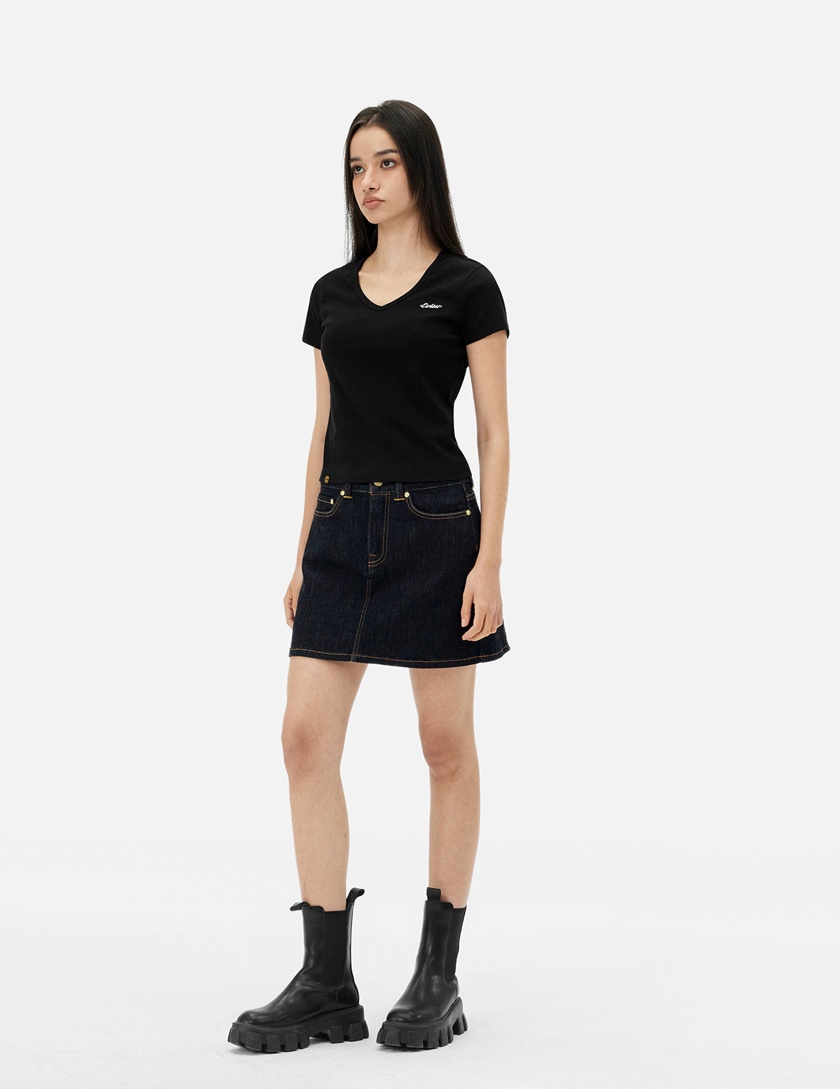 Evisu金属装饰时尚版型V領T恤