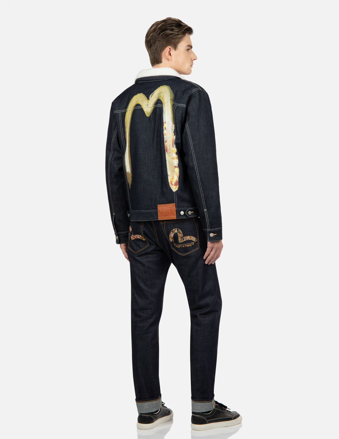 双层笔刷大M羔羊绒内里牛仔外套