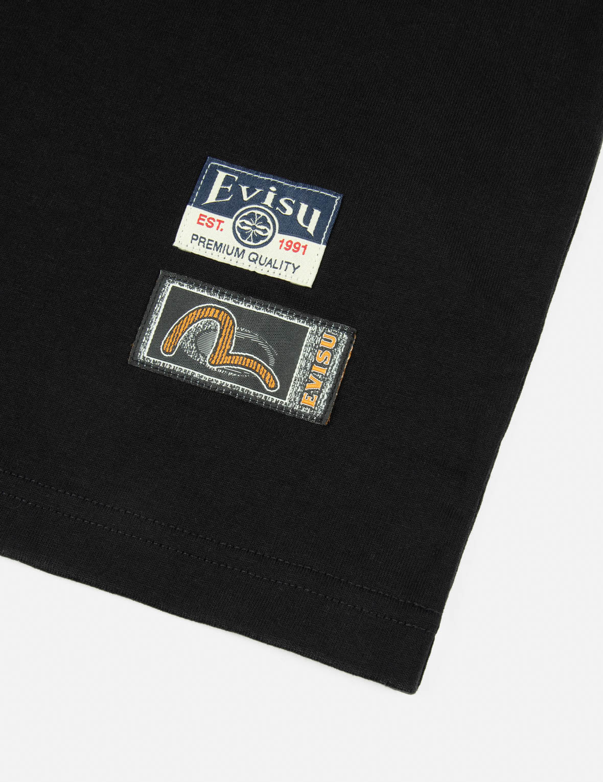 Kamon Embroidery and Logo Print Fashion Fit Long-Sleeve T-shirt