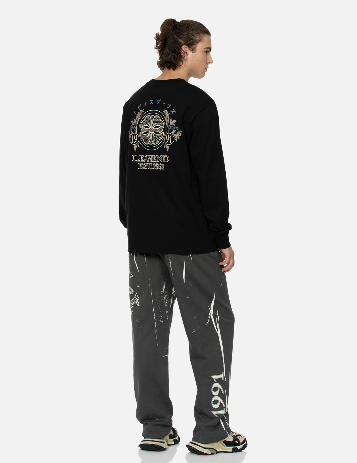 Kamon Embroidery and Logo Print Fashion Fit Long-Sleeve T-shirt
