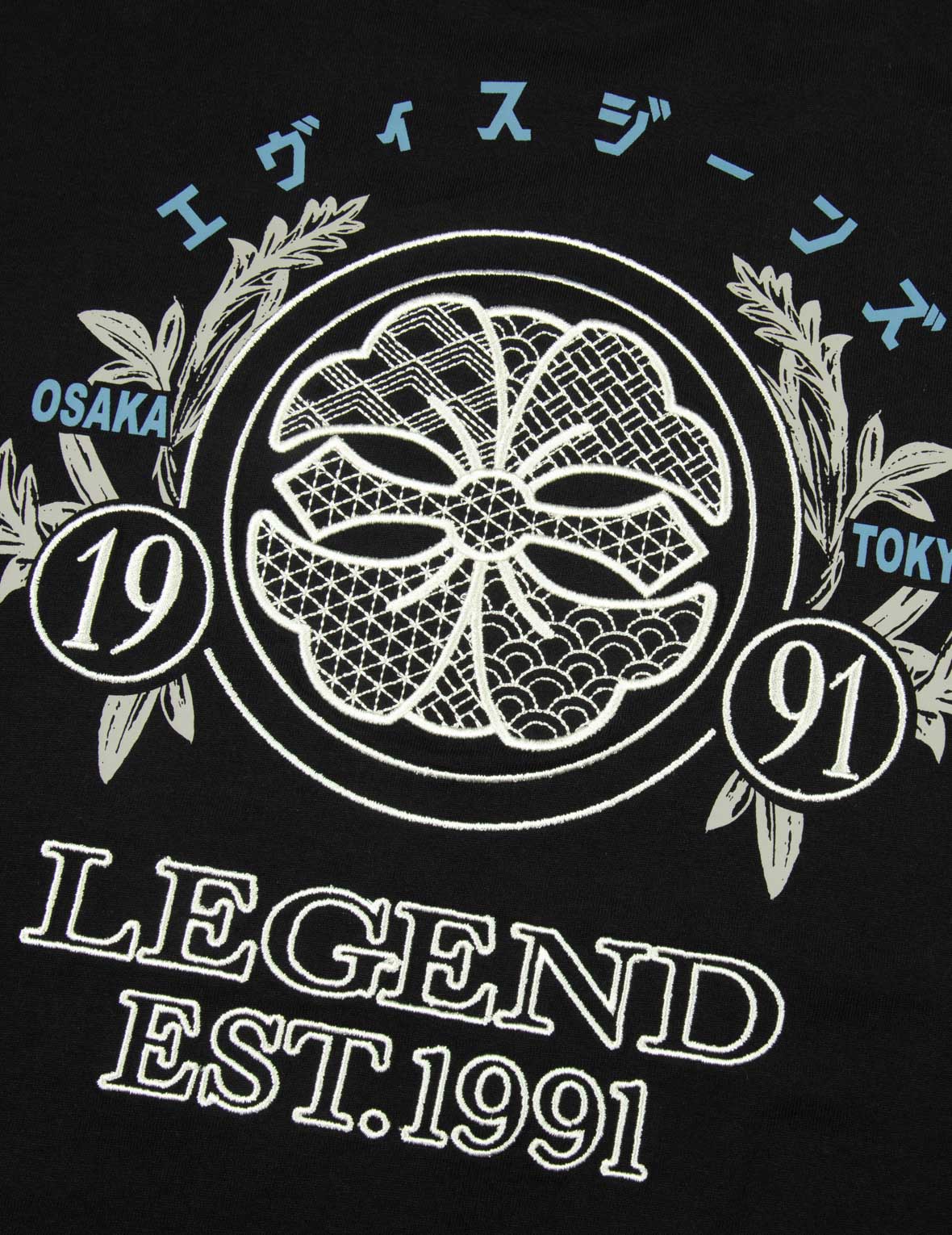 Kamon Embroidery and Logo Print Fashion Fit Long-Sleeve T-shirt