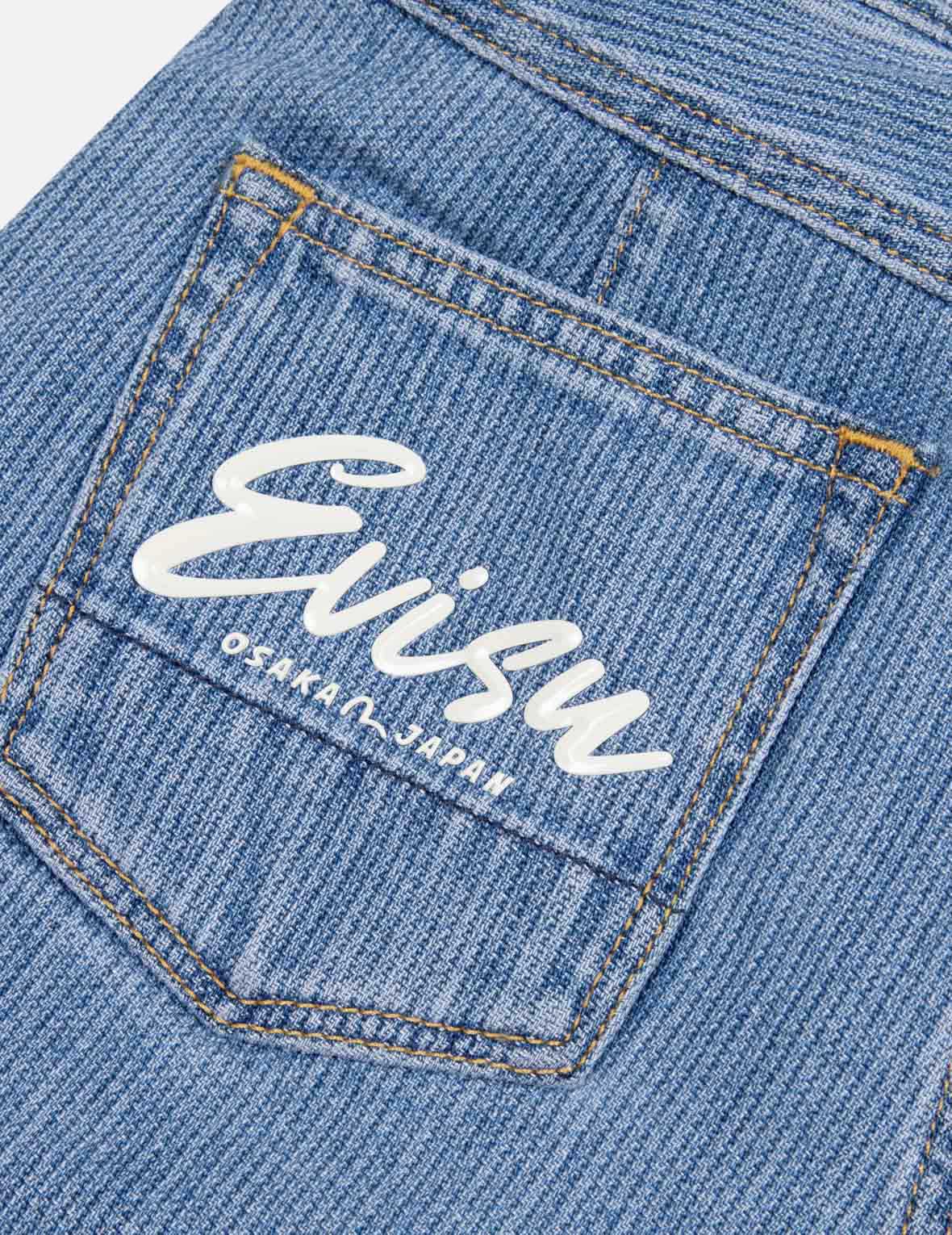 海鸥和商标印花时尚版型牛仔短裤