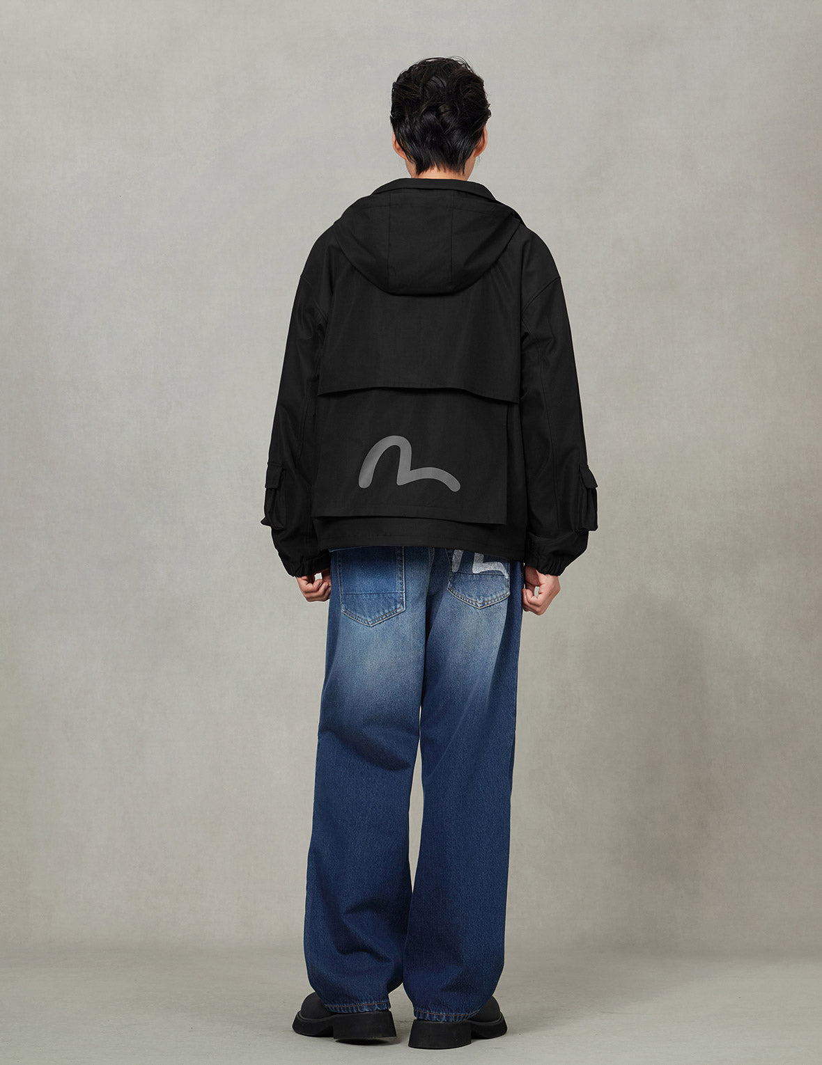 Multi-Pocket Regular Fit Outdoor Jacket with Detachable Hood – EVISU