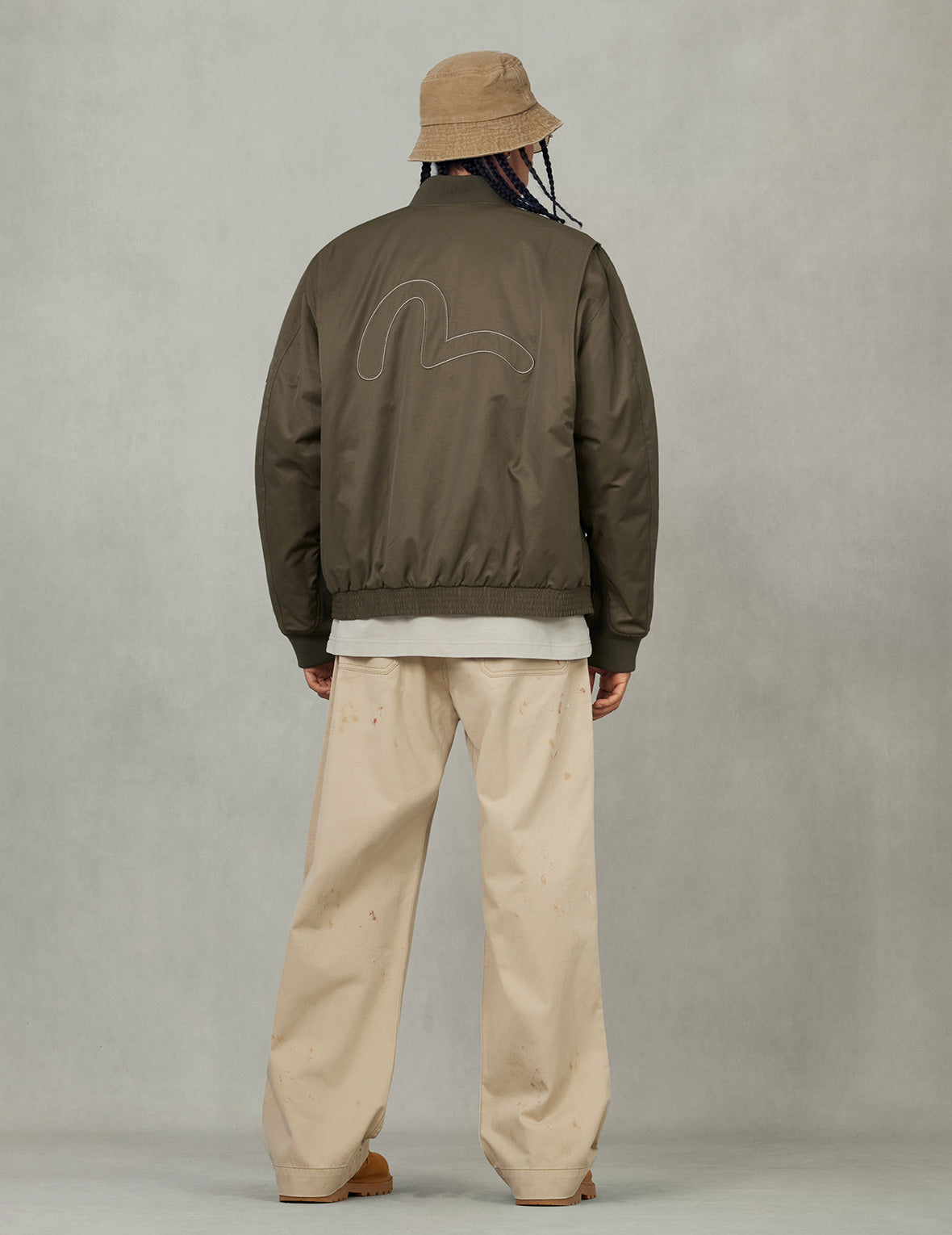 多重商标刺绣徽章常规版型夹棉飞行员外套