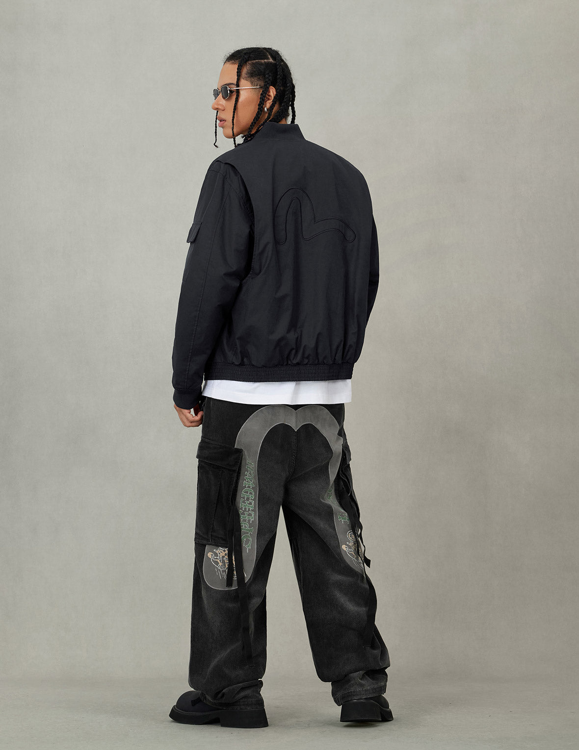 多重商标刺绣徽章常规版型夹棉飞行员外套