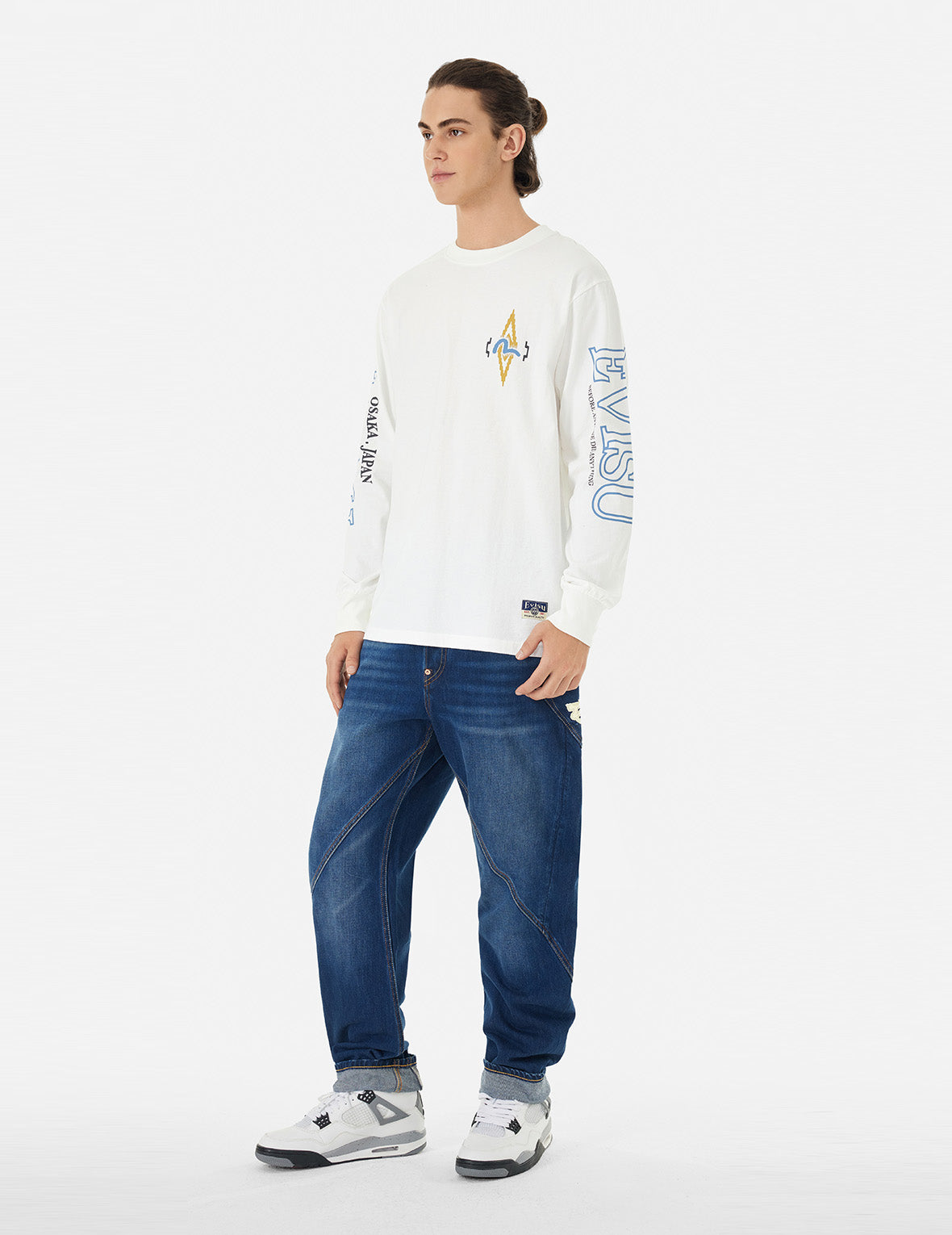 Daruma and Logo Print Fashion Fit Long-Sleeve T-Shirt