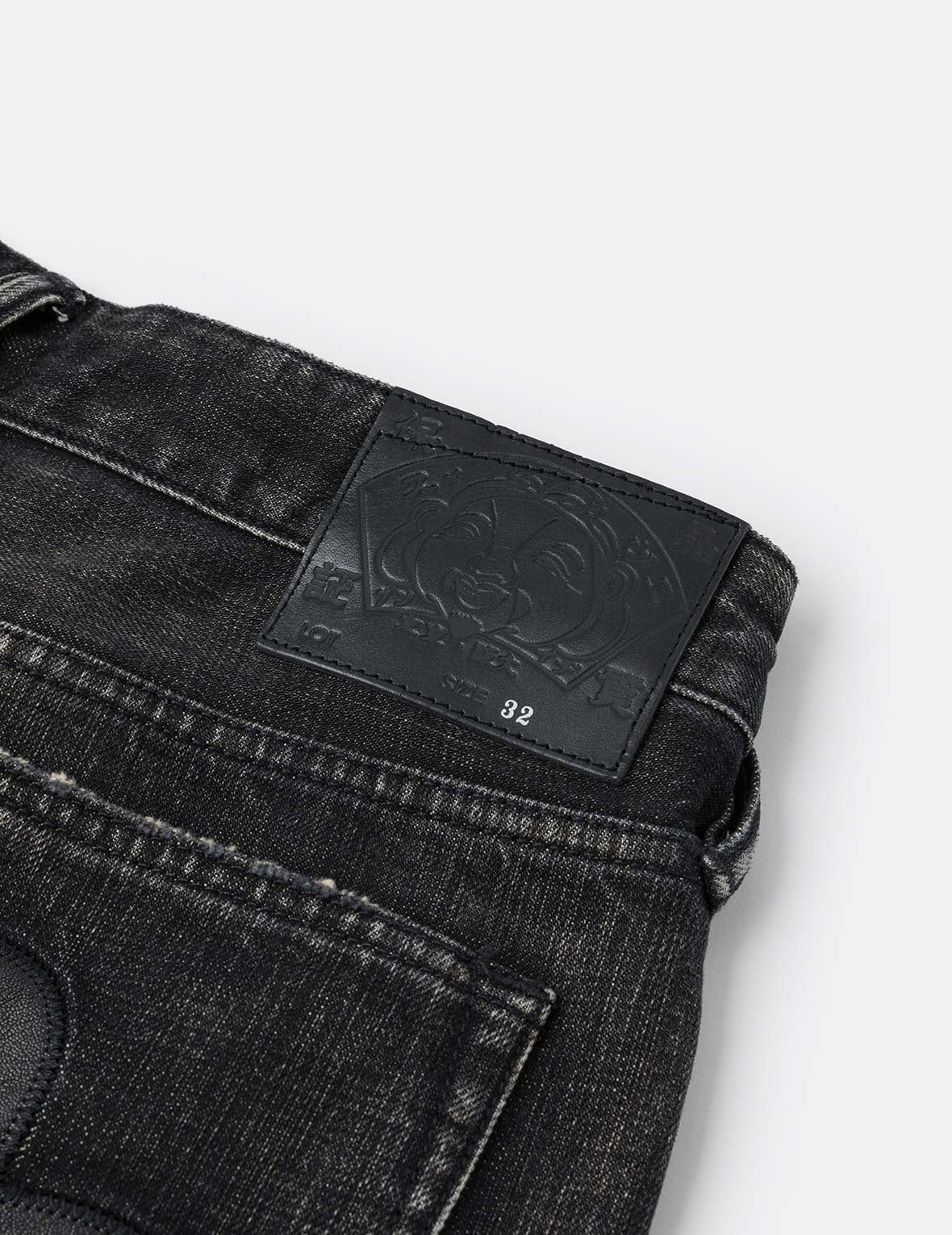 7-Pocket Design Washed Vintage Relax Fit Jeans #2030 – EVISU