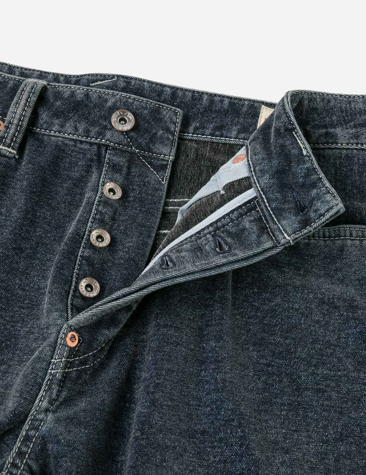 Washed Emboss Rivet Seagull Taper Fit Jeans #2017