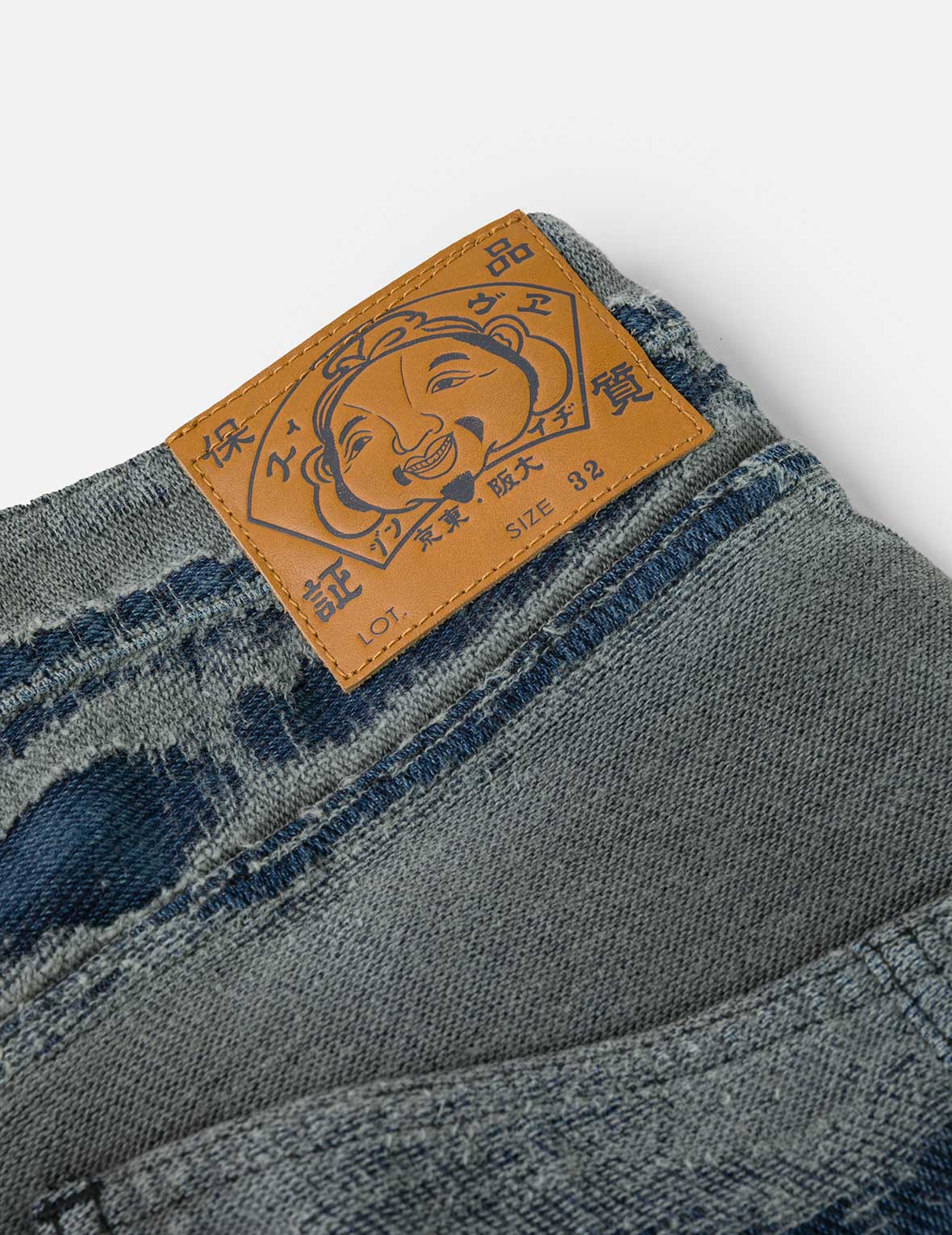Washed Distressed Seagull Print 3D Cut Jeans