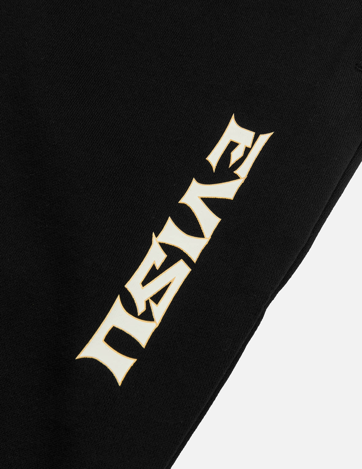 商标刺绣和仙鹤报恩大M印花常规版型运动裤