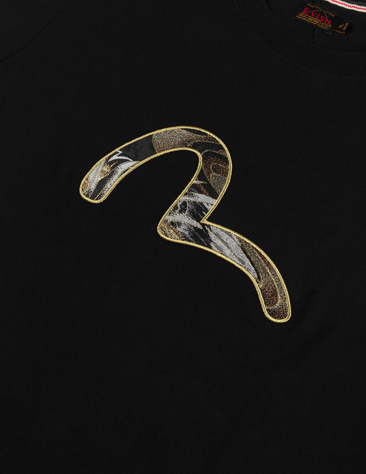 Brocade Seagull Appliqué Regular Fit Short Sleeves T-shirt