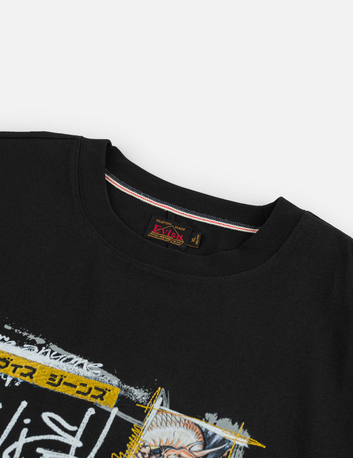 Handwriting Flying Dragon Embroidered Border T-shirt