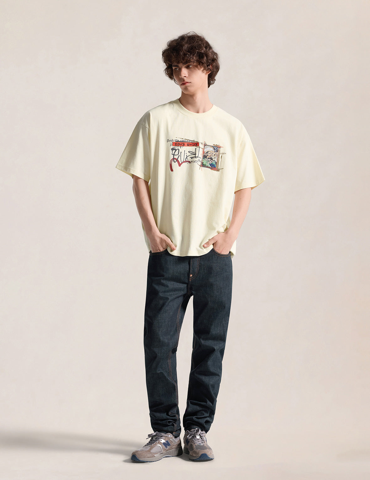 Handwriting Flying Dragon Embroidered Border T-shirt