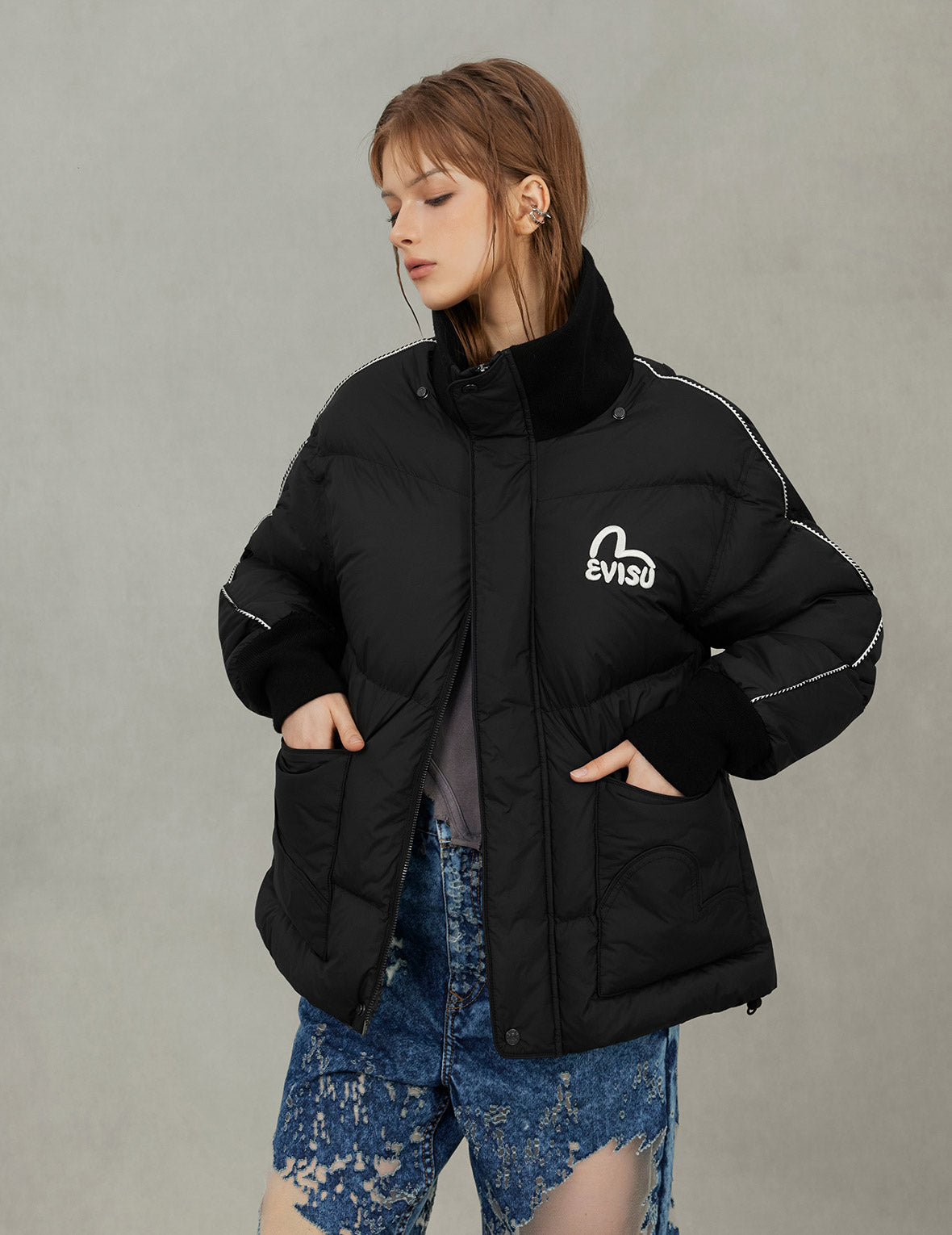 Seagull and Logo Embroidery Fashion Fit Down Jacket with