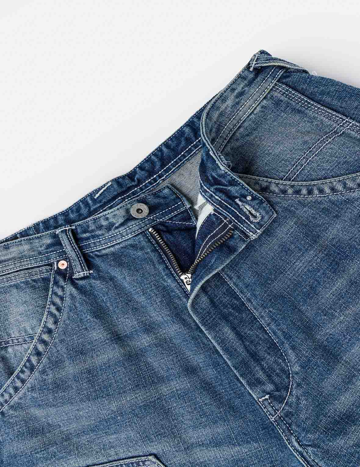 重洗水钉饰工装阔版牛仔短裤