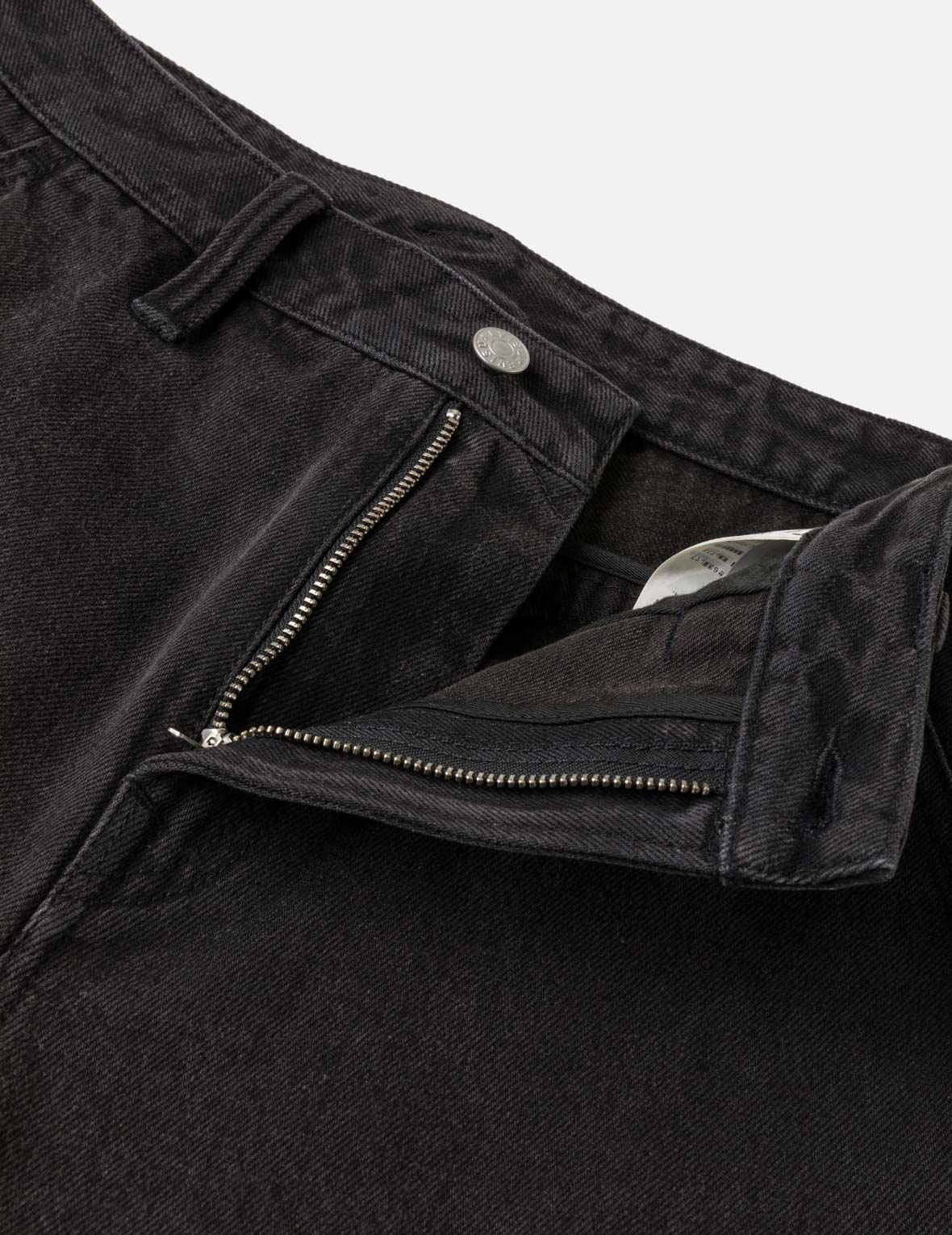 海鸥印花多口袋黑色牛仔短裤