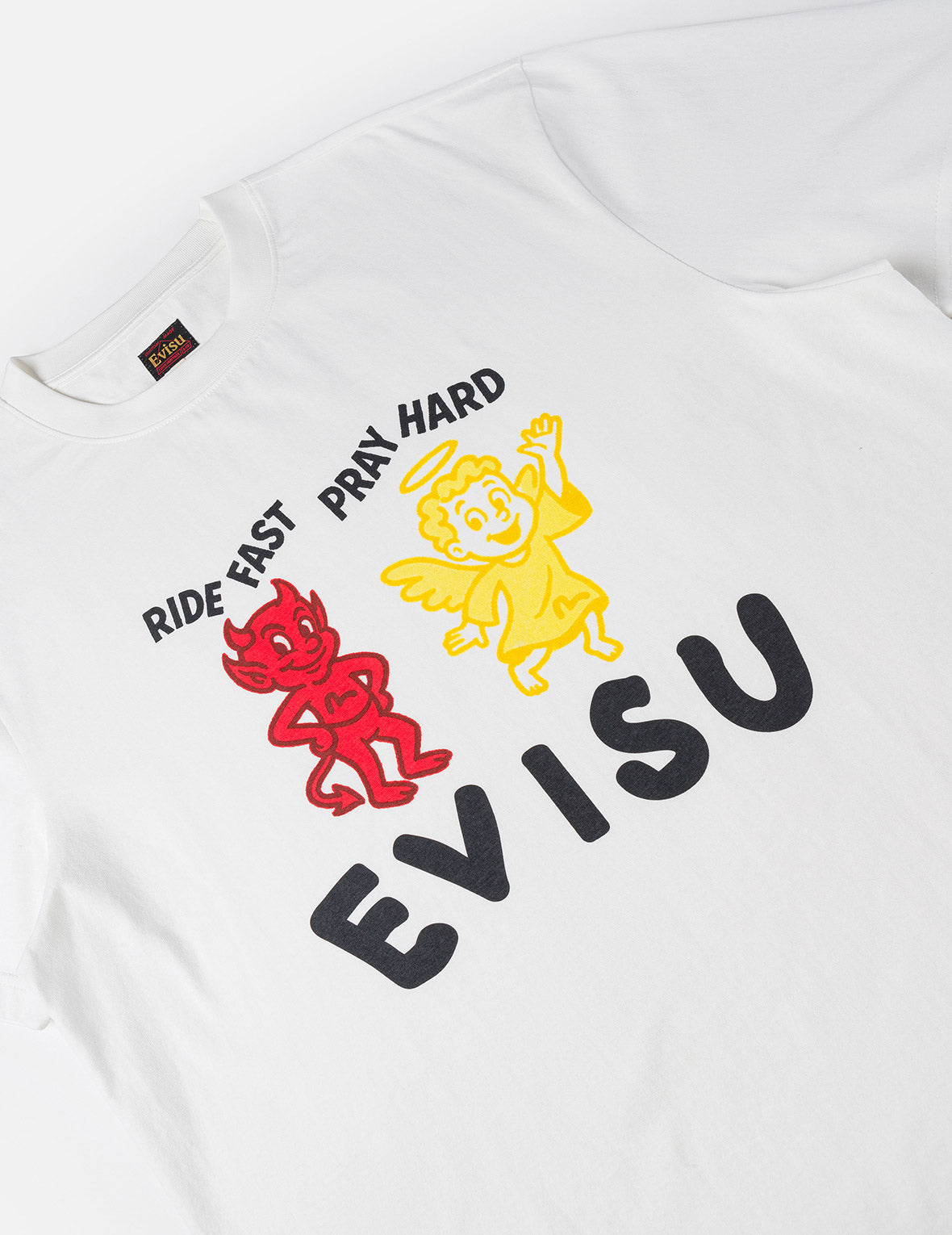 EVISU“Ride Fast Pray Hard”主题T恤