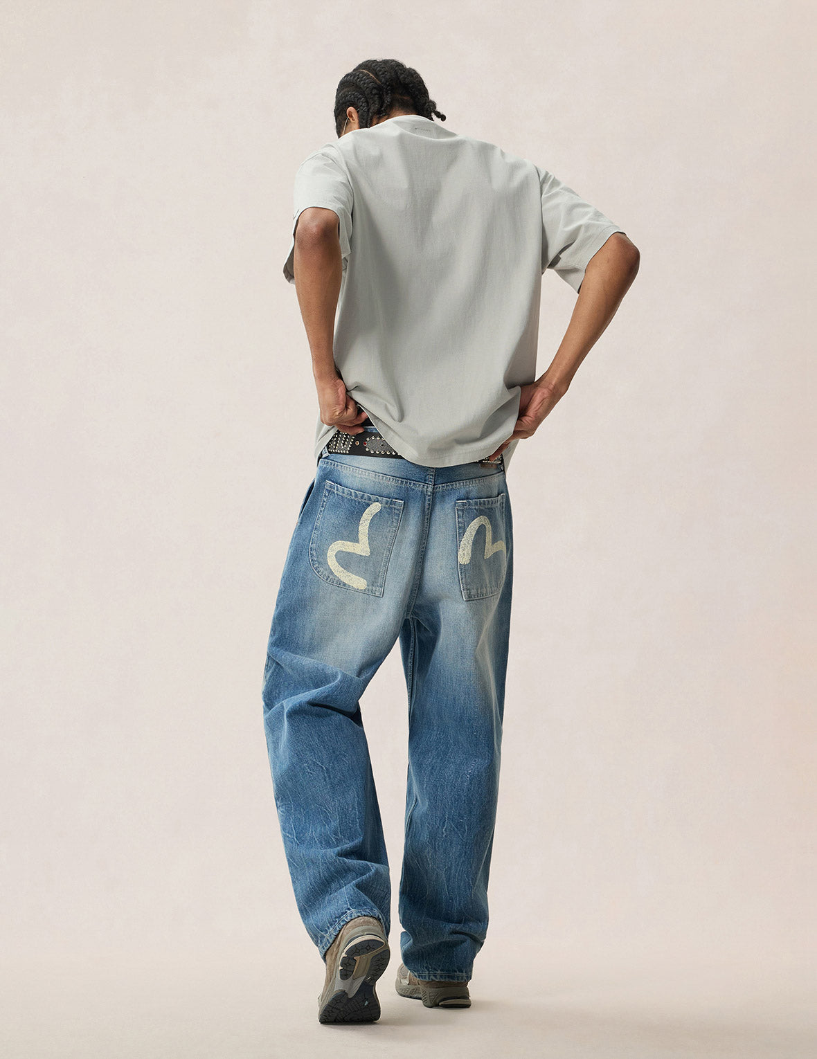 Alligator vs Seagull Outlined Embroidery T-shirt – EVISU