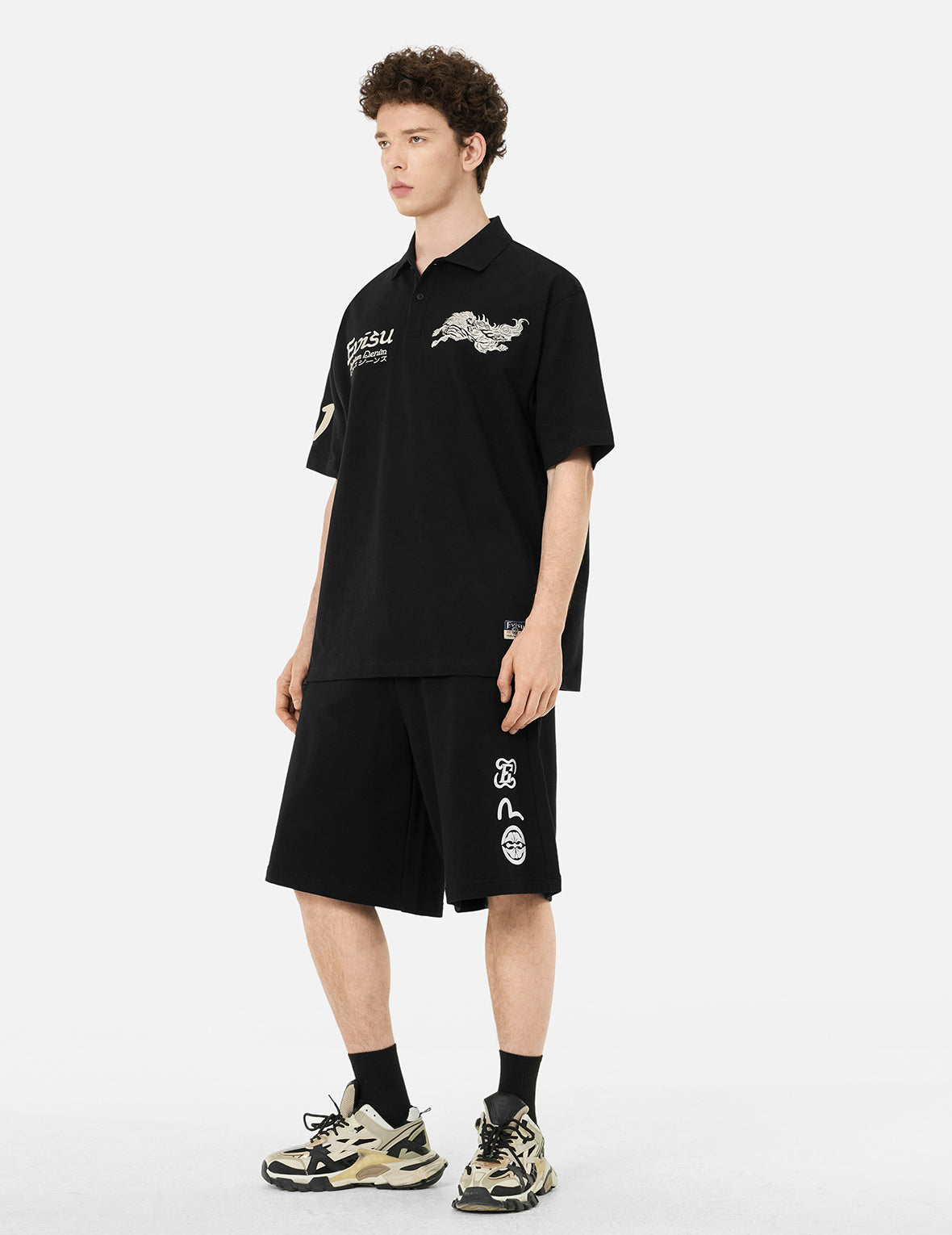 Kamon and Seagull Embroidery Fashion Fit Sweatshorts