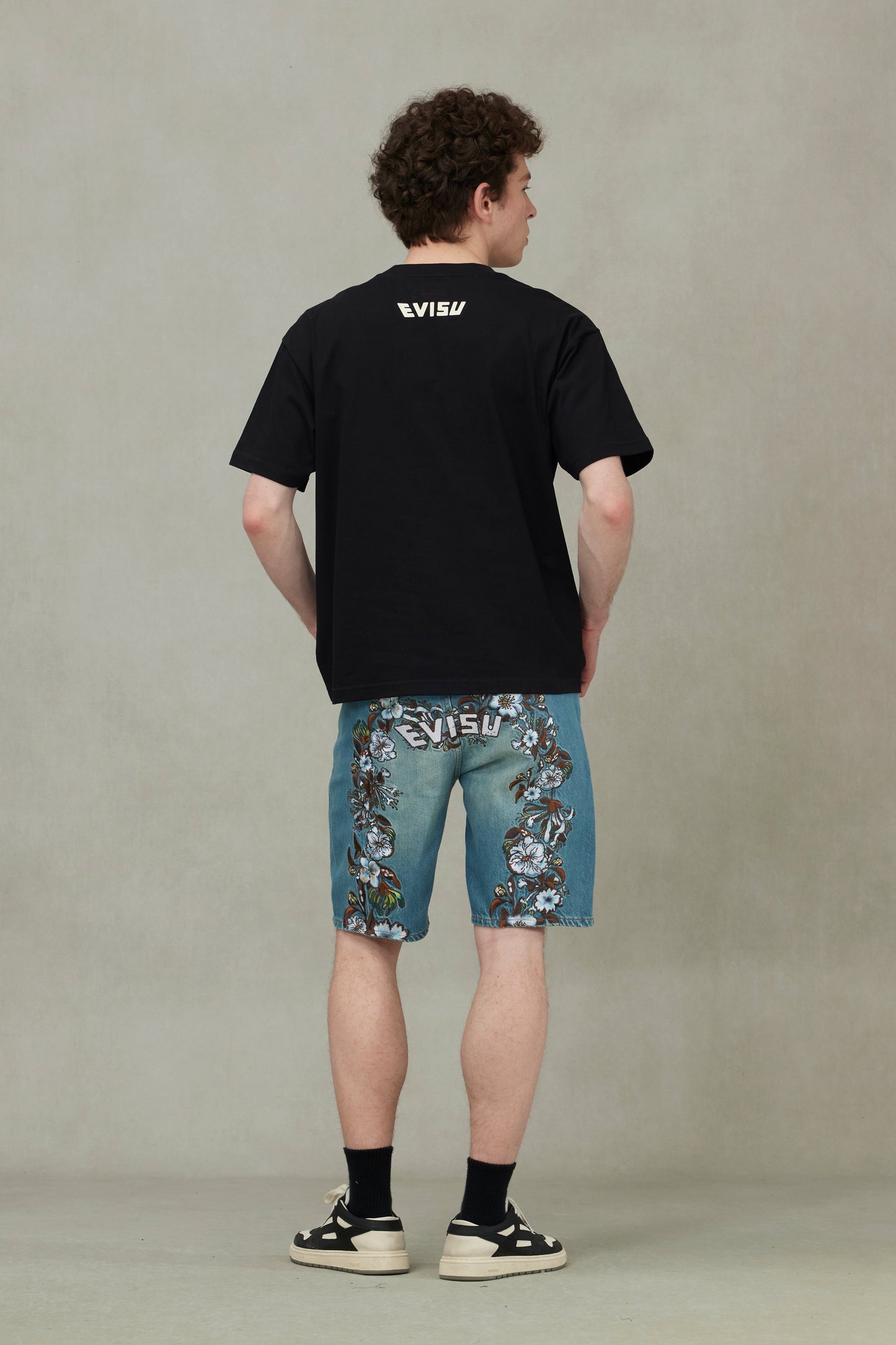 Playful Seagull Embroidery Relax Fit T-Shirt