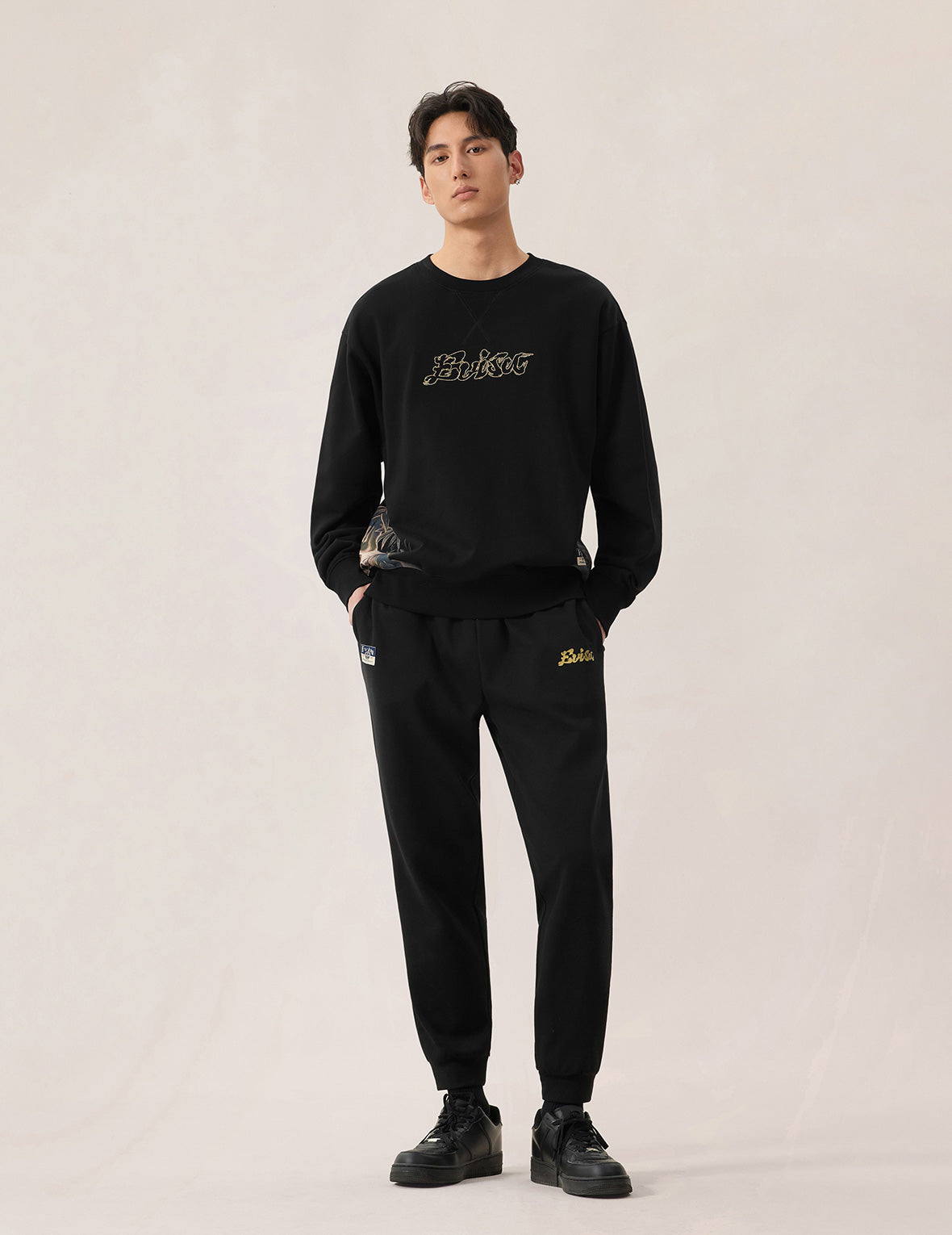 Kamon Embroidery Sweatshirt