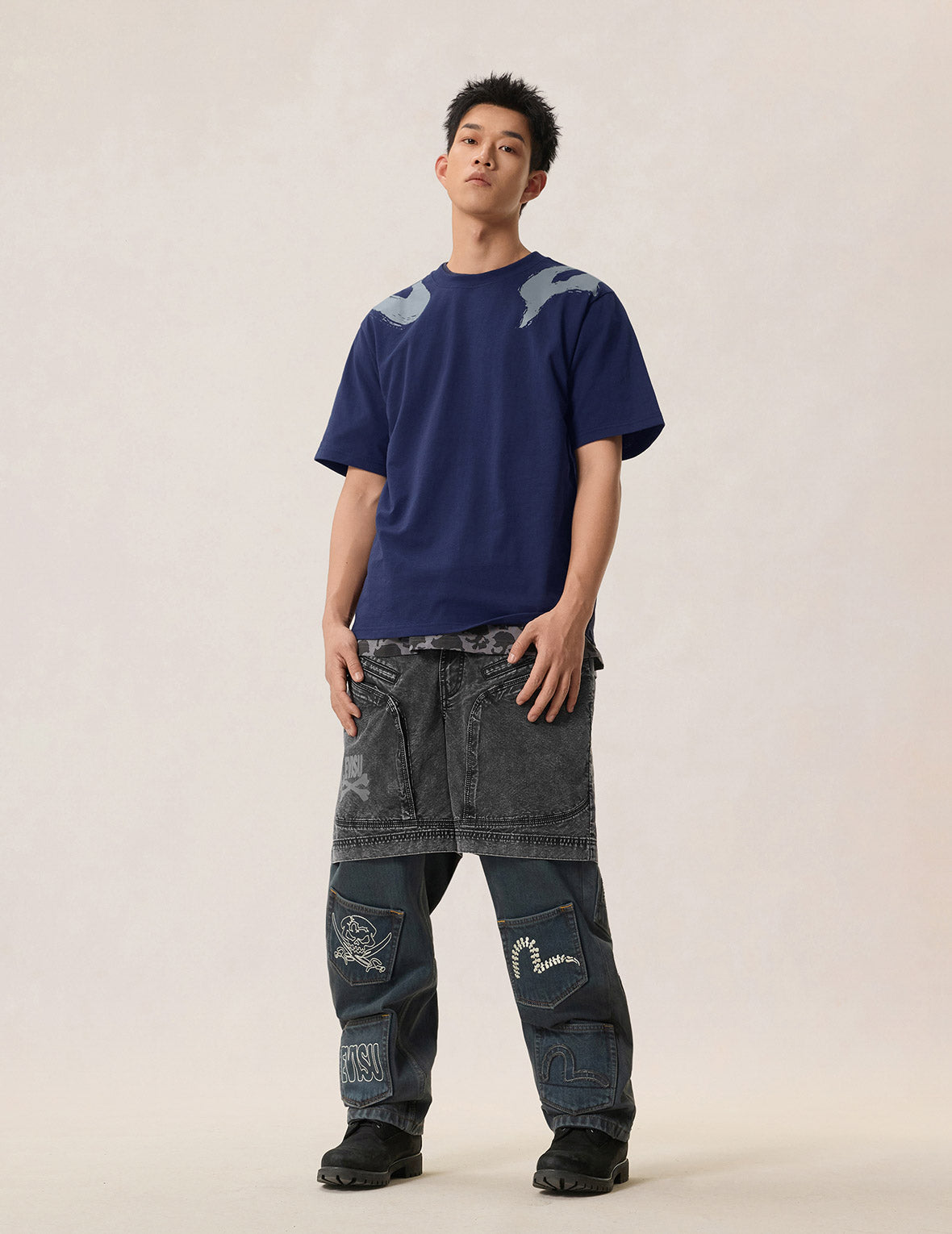 EVISU Brushstroke Cross-shoulder Logo T-Shirt