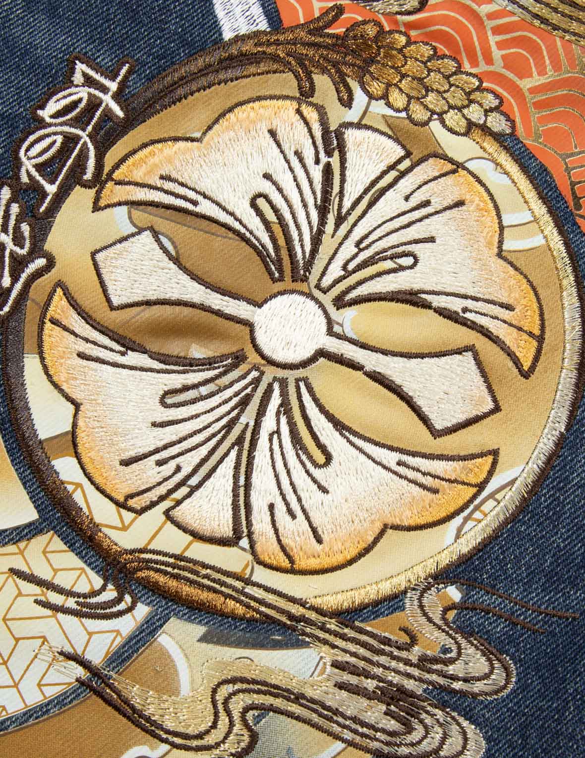 花札达摩大M及刺绣窄脚牛仔裤 #2017