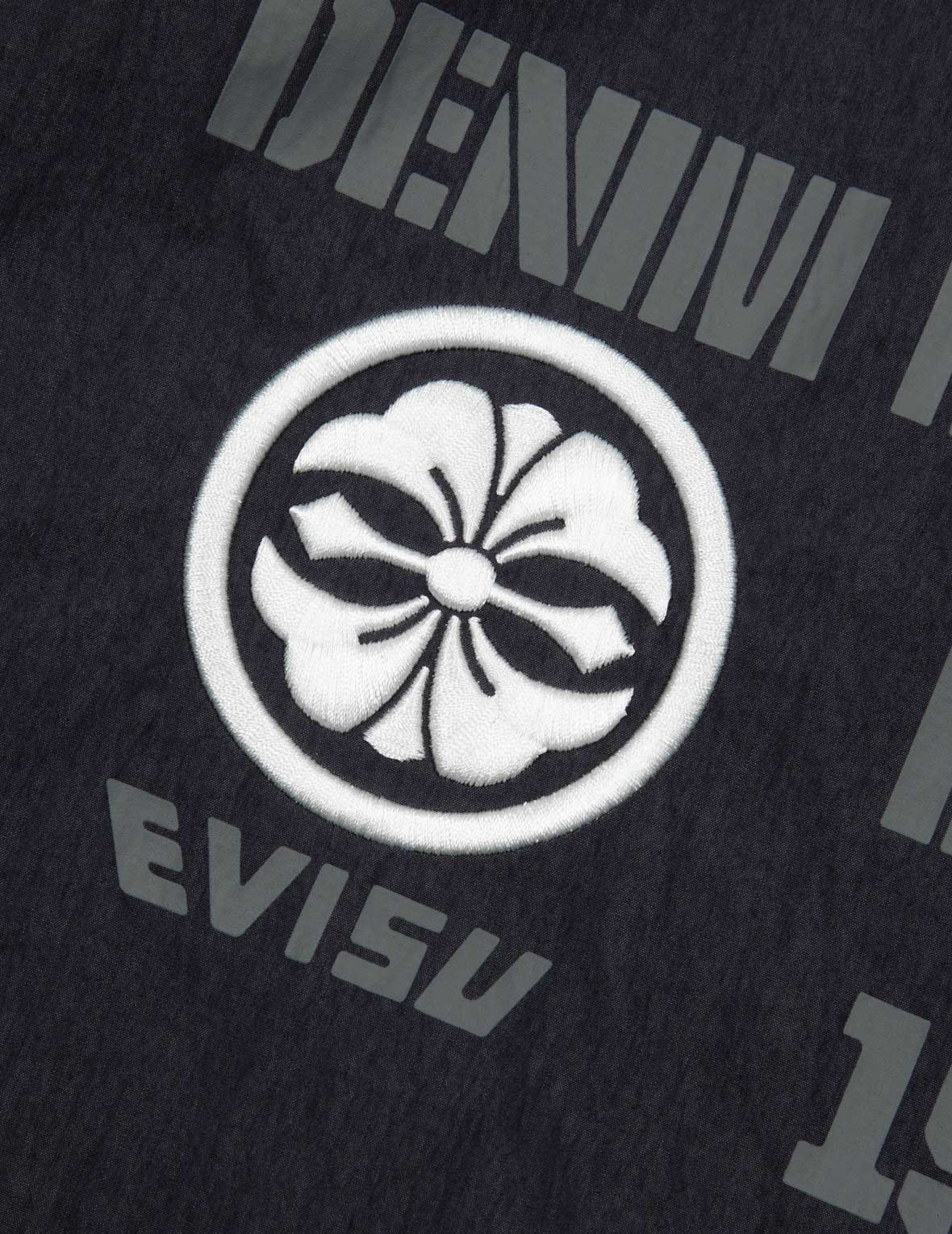 多重品牌印花和刺绣宽版飞行员外套