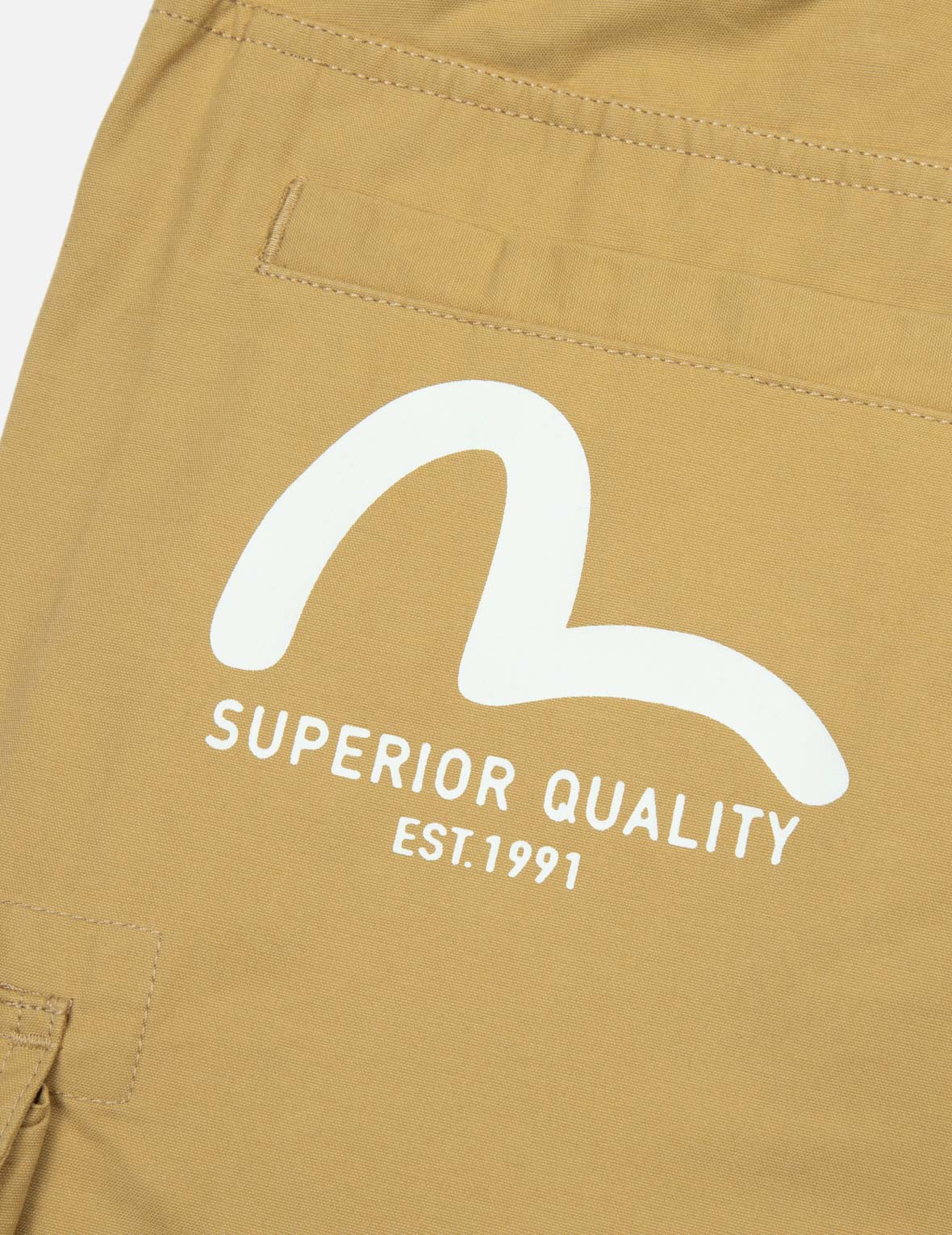 Seagull and Logo Flag Labels Print Fashion Fit Shorts