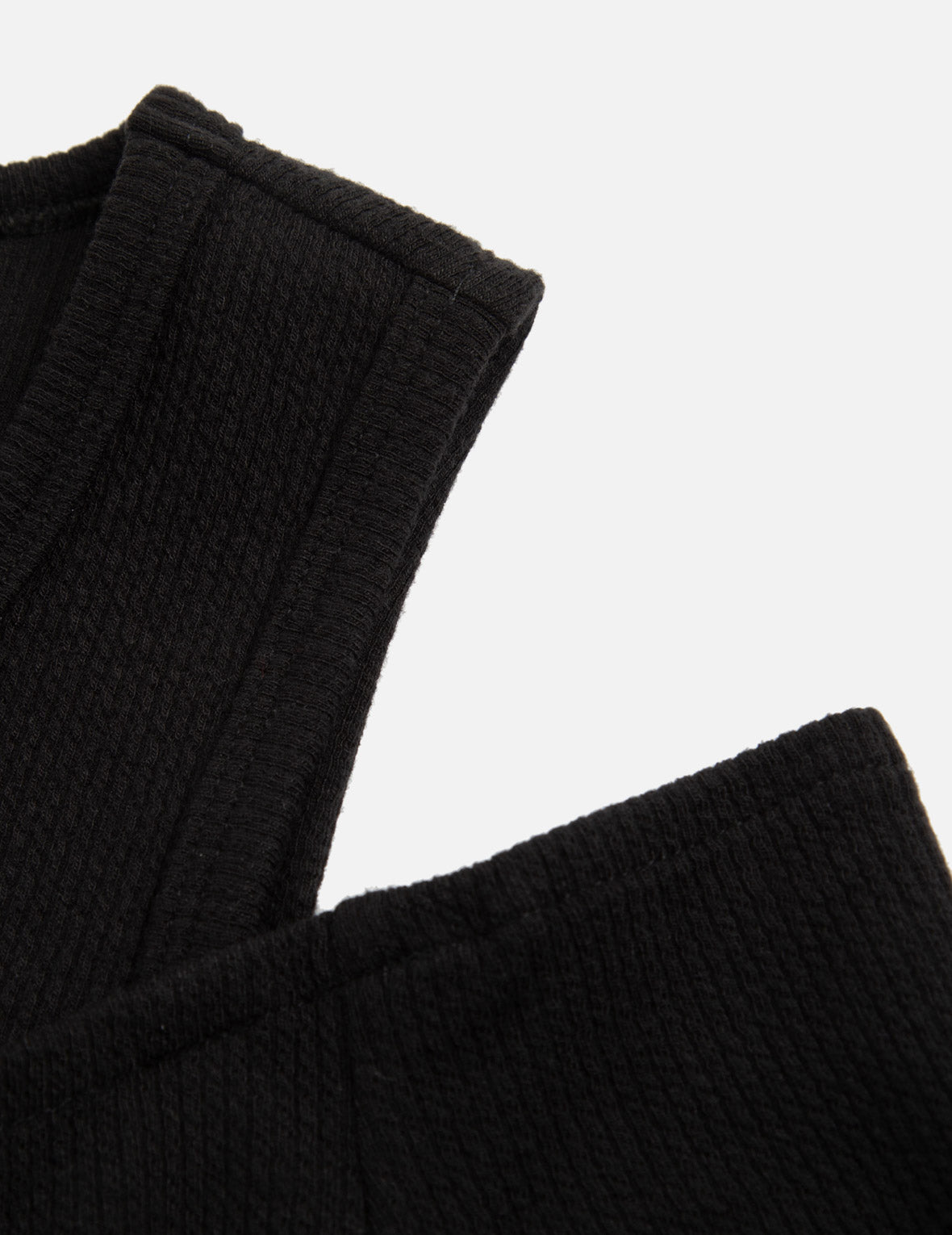 商标配件露肩和假两件时尚版型上衣