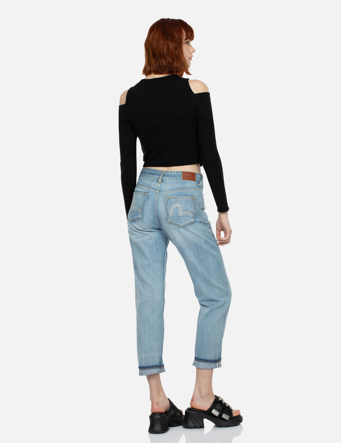 商标配件露肩和假两件时尚版型上衣