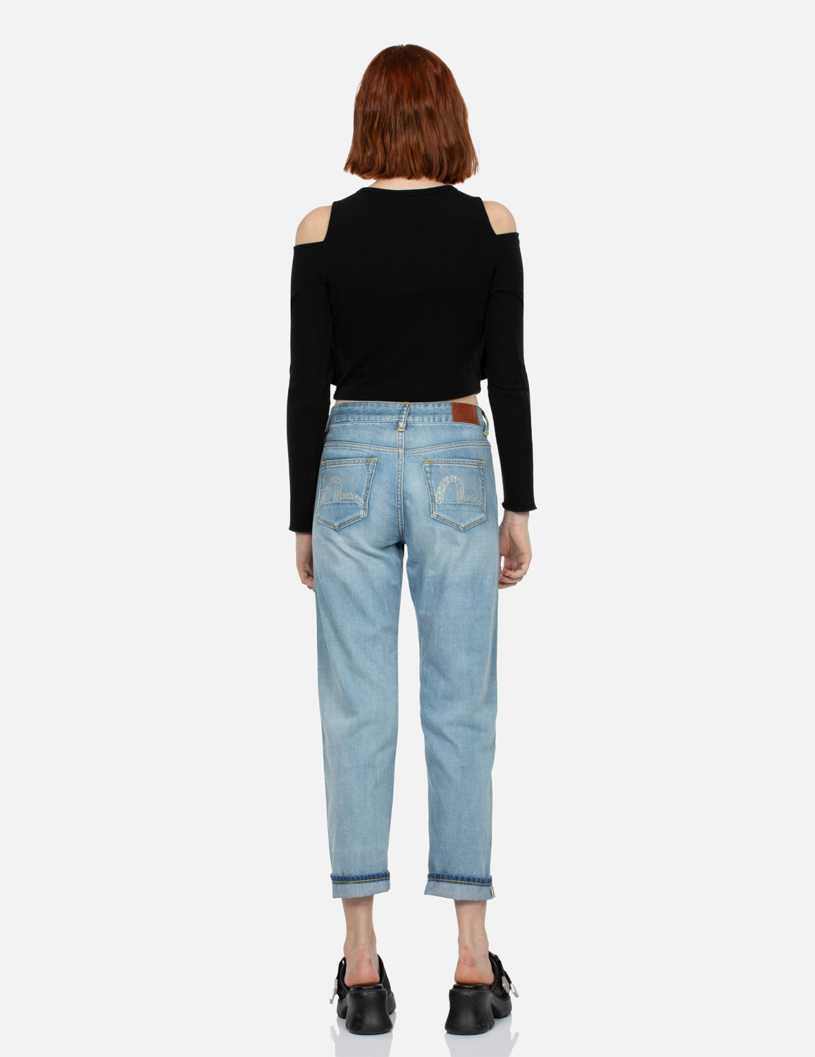 商标配件露肩和假两件时尚版型上衣