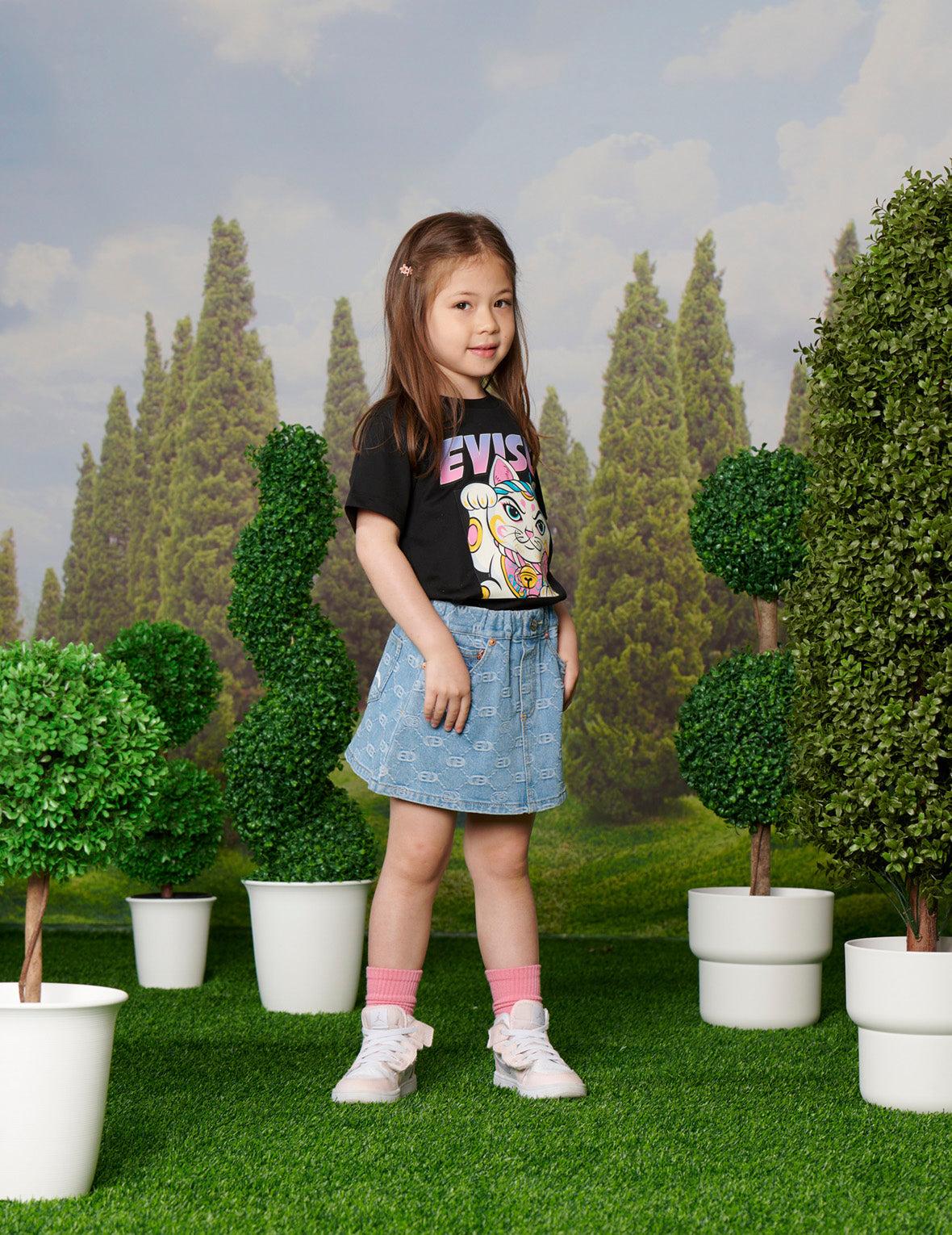 满地商标提花和海鸥印花常规版型牛仔裙